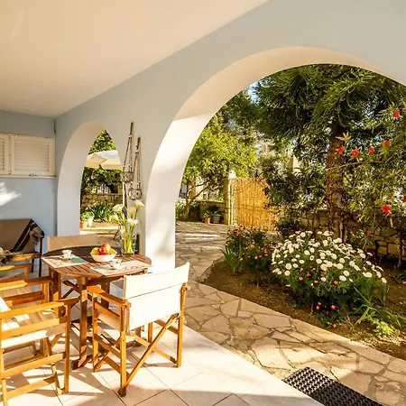 アパート Valeroso Xirokástellon